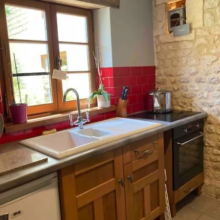 Stunning Rural Gem With Pool In Southwest France Feriehus